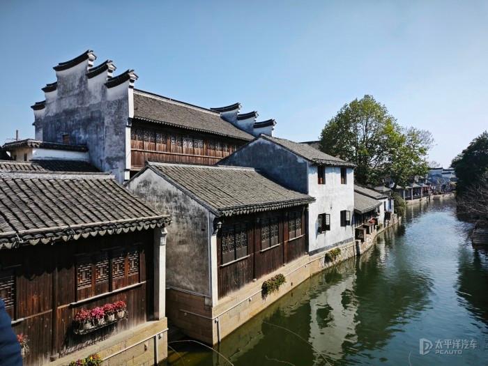 下班时间健身，是短时间快跑合适，还是长时间慢跑更好？游戏画面